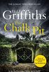 The Chalk Pit: The Dr Ruth Galloway Mysteries 9 (English Edition)